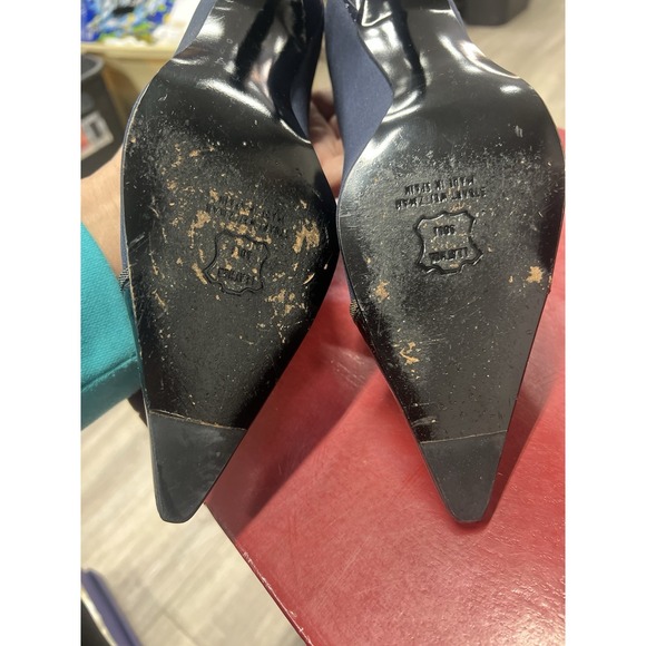 STUART WEITZMAN AUTH Vintage Women's Size 8.5 Capricorn Navy Crepe Pumps - Picture 4 of 8